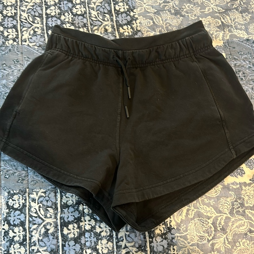 lululemon inner glow shorts